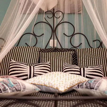 V.a Boutique And * Acharavi (Corfu)