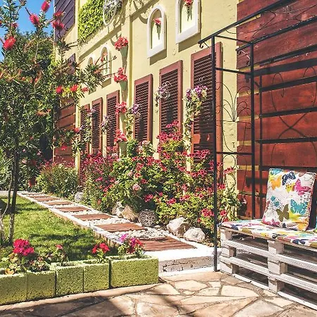 Apartment V.a Boutique And Acharavi (Corfu)
